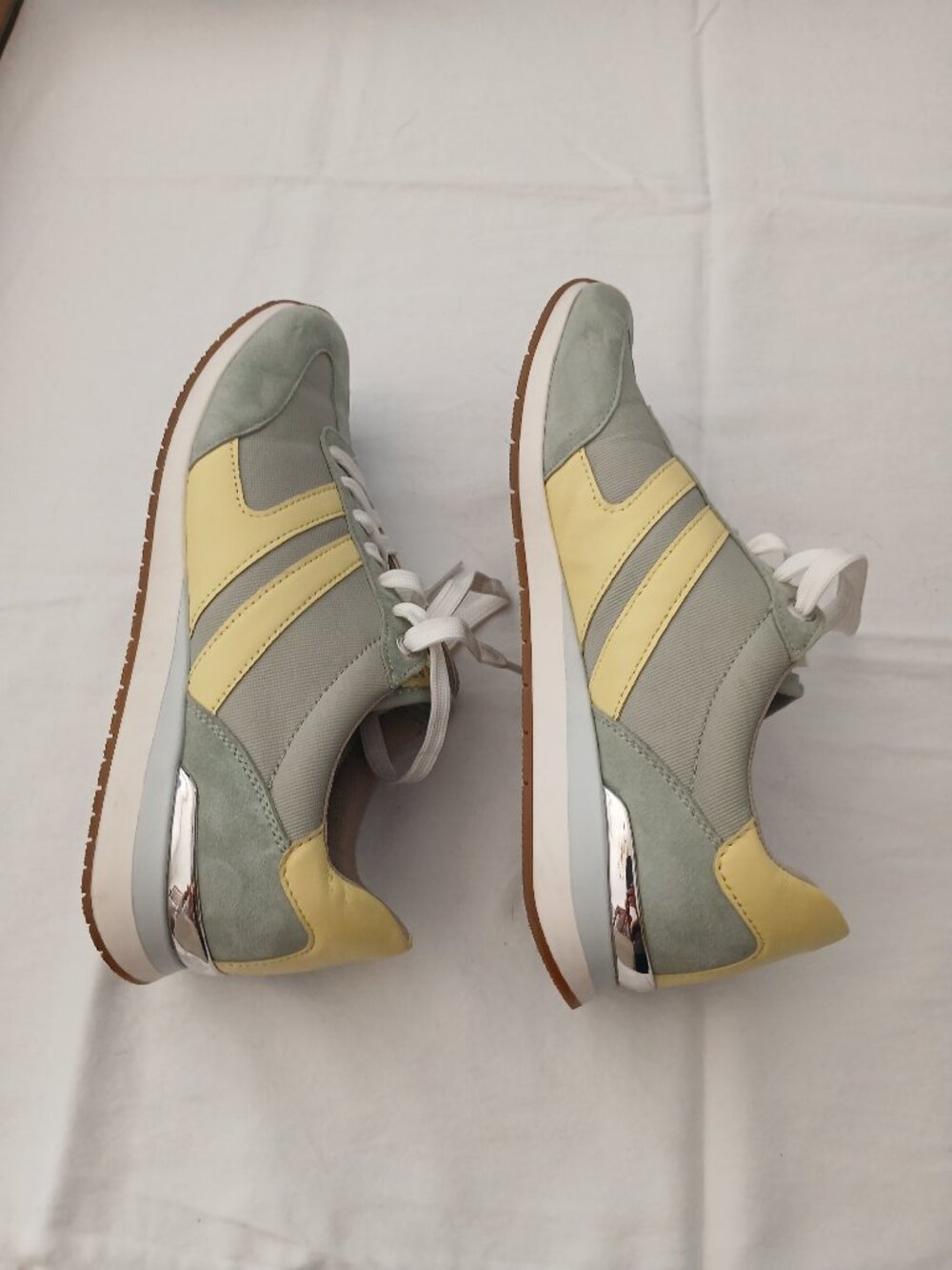 Naturalizer Sneakers